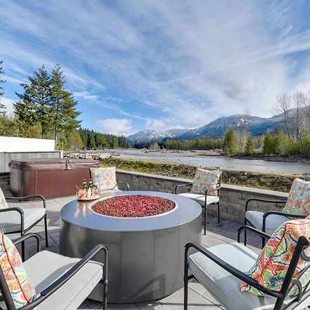 Riverfront Home With Deck, Near Mount Rainier! Packwood Exteriör bild